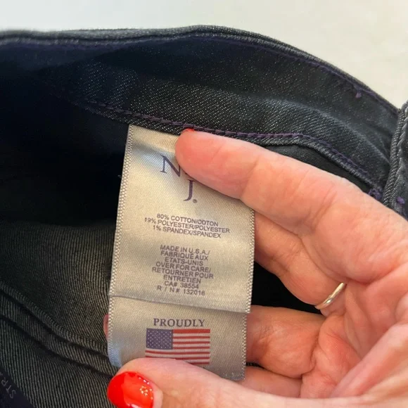 NYDJ Women’s Straight, Rhinestone Emblished Jeans, Size 4P - Picture 3 of 6